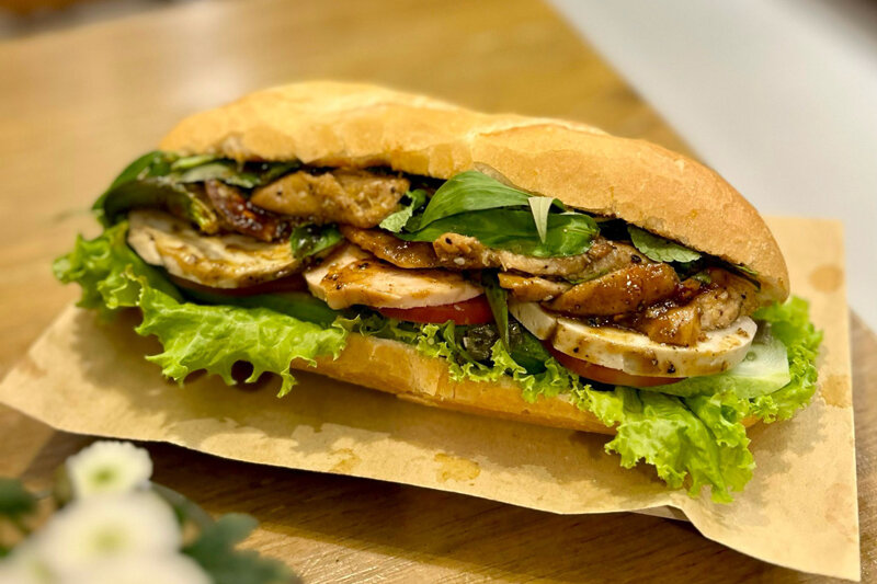 Experience Hanoi Tours with sustainable dining